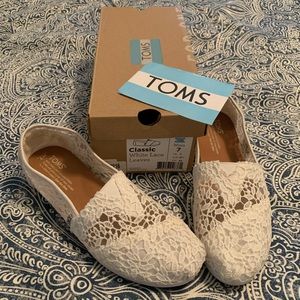 Toms crochet size 7